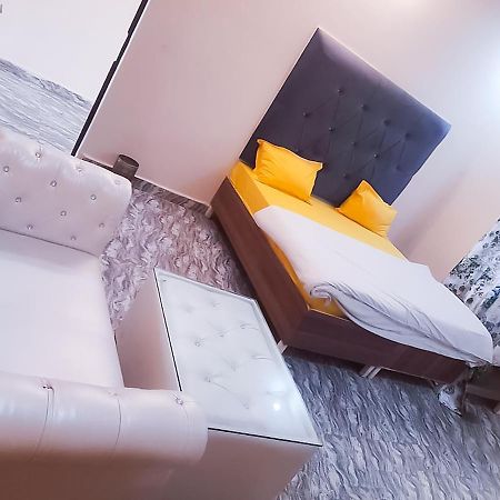 Roomshala 110 Hotel Mulaqaat - Shiv Nadar University Dadri Екстериор снимка