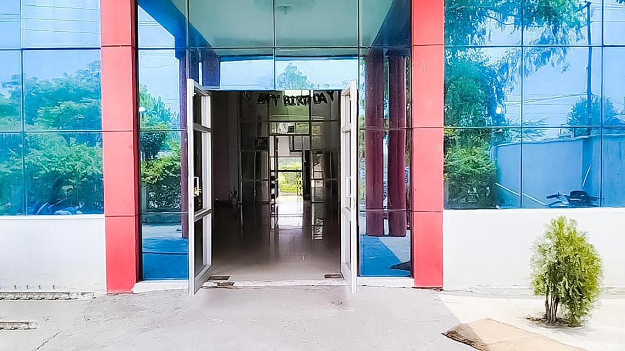 Roomshala 110 Hotel Mulaqaat - Shiv Nadar University Dadri Екстериор снимка