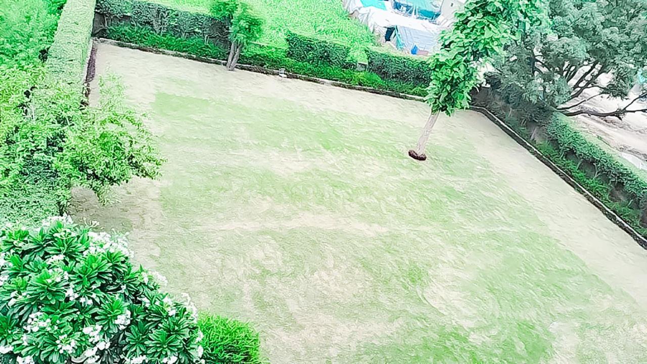 Roomshala 110 Hotel Mulaqaat - Shiv Nadar University Dadri Екстериор снимка